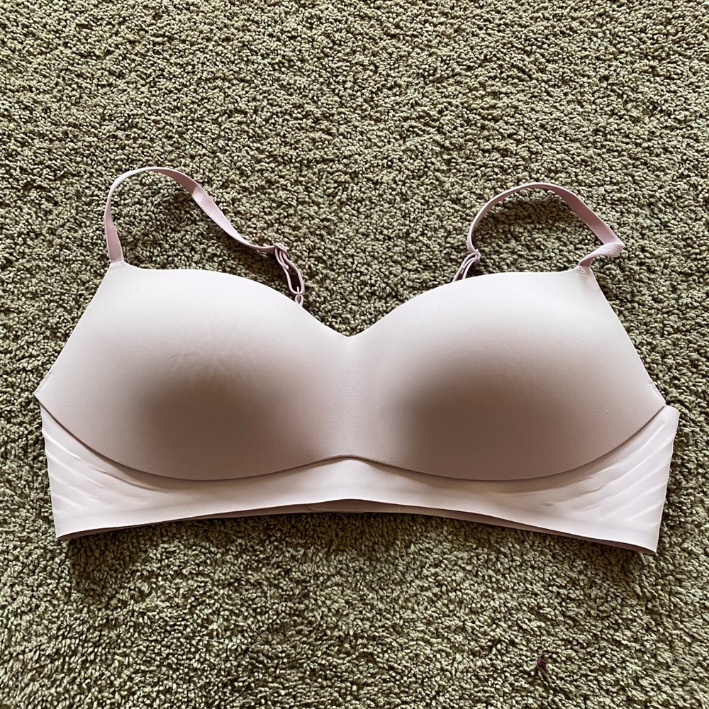 Elegant Light Pink Seamless Bra